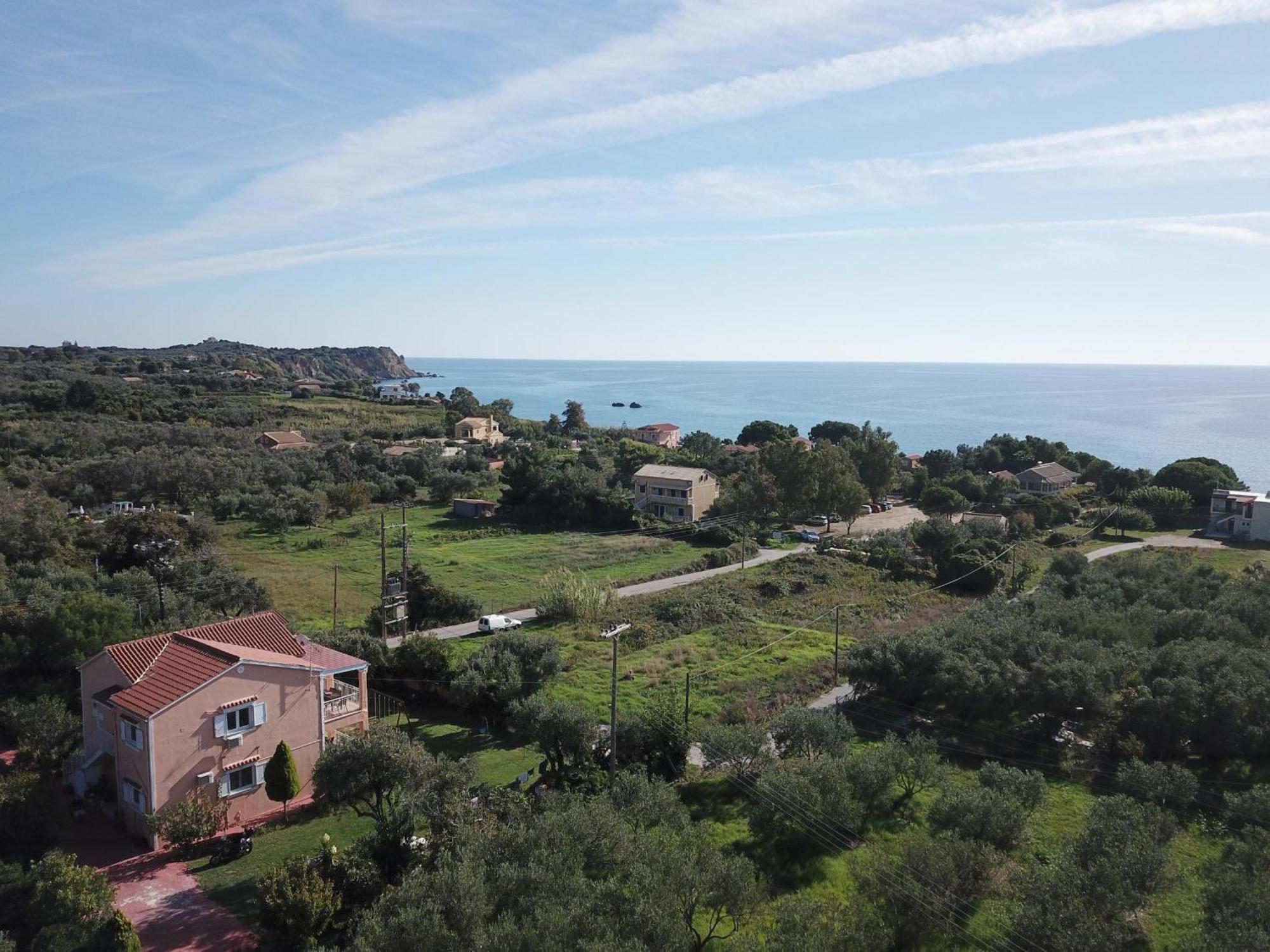 Maria Apartment Agios Matthaios  Exterior photo